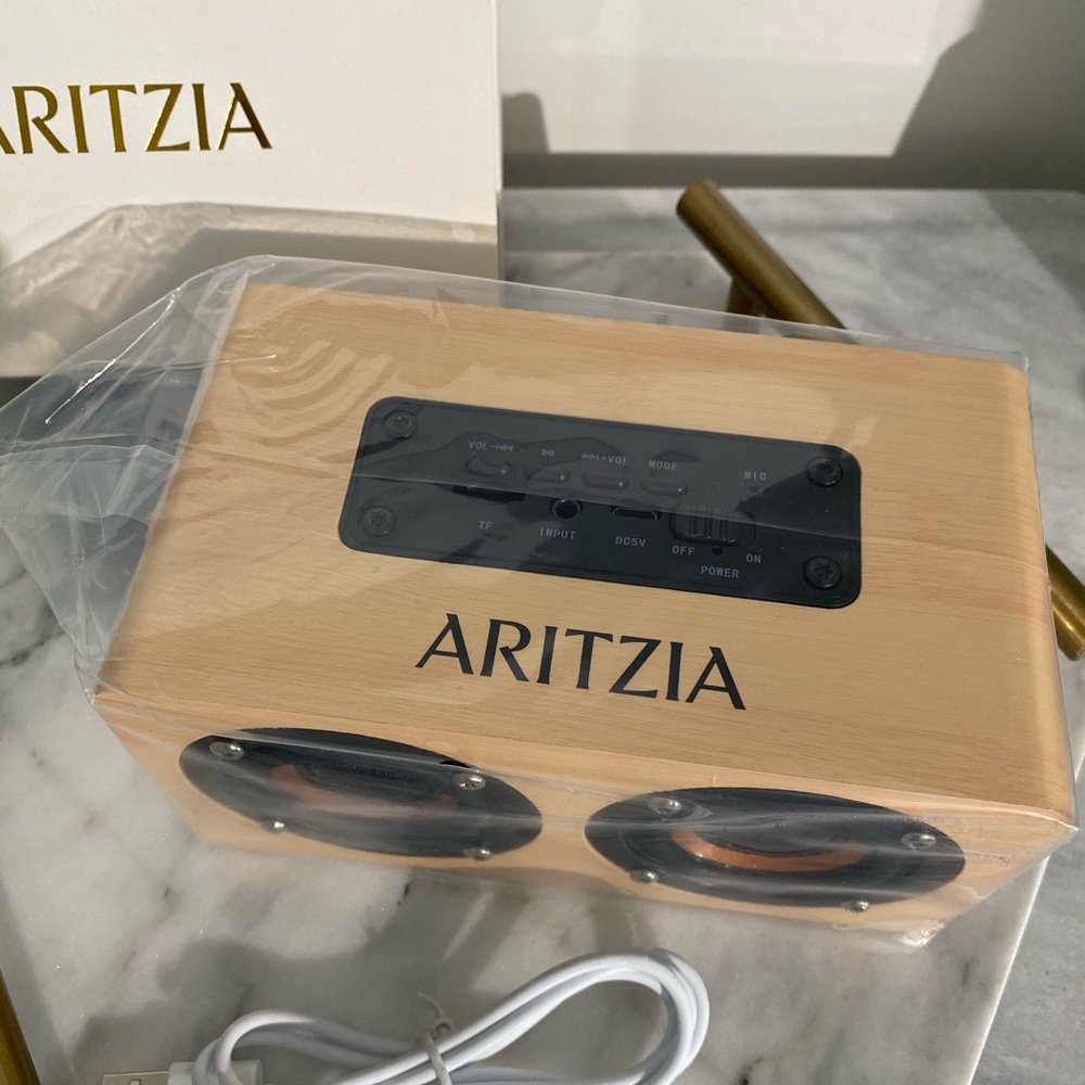 ✨Sold✨ Aritzia Bluetooth Speaker - Picture 3 of 7